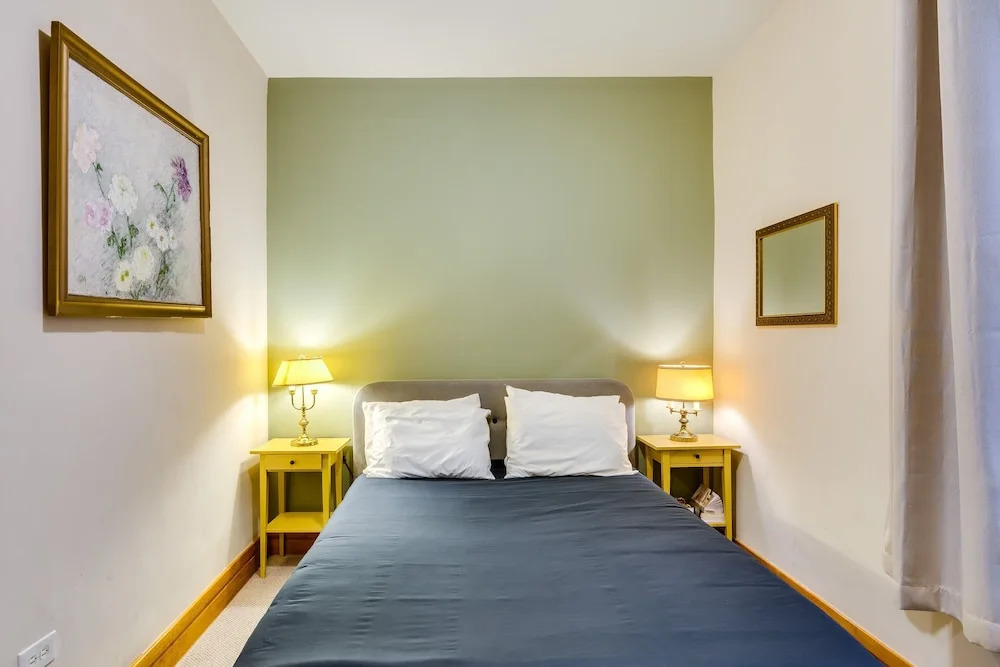 Duplex near the beach! 3 bedrooms in Andersonville by AllSet Turnover