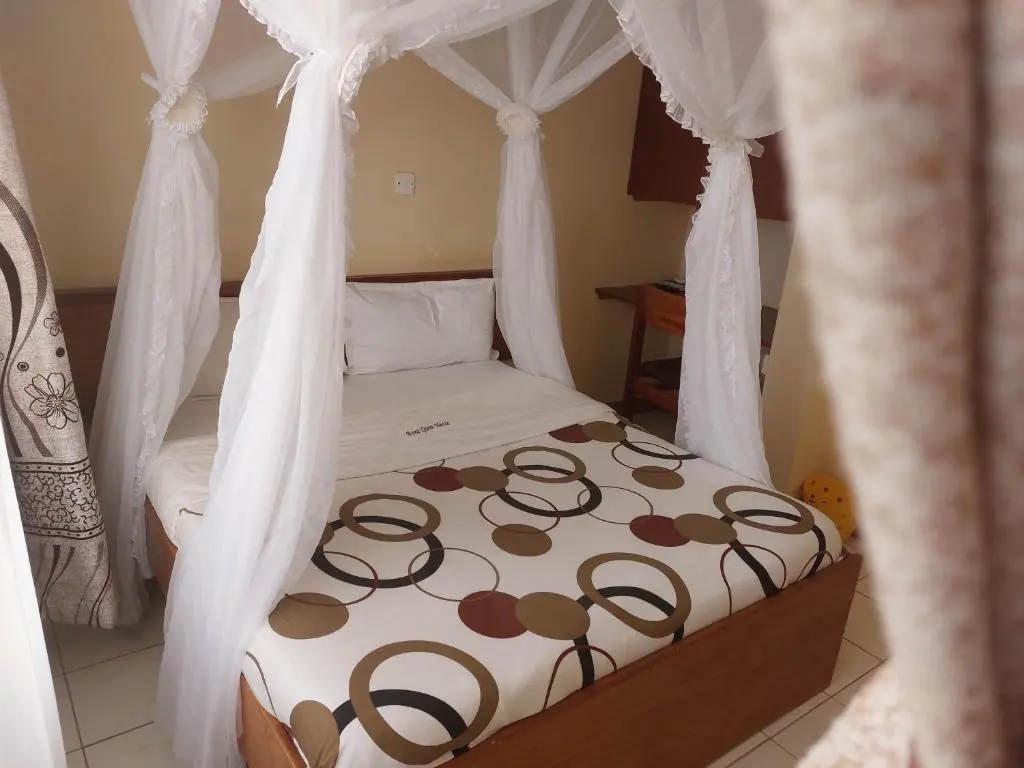 Roza Guest House