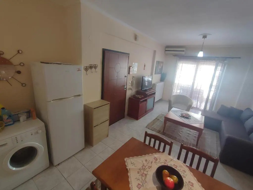 Dreamy 2 bedroom condo with free parking