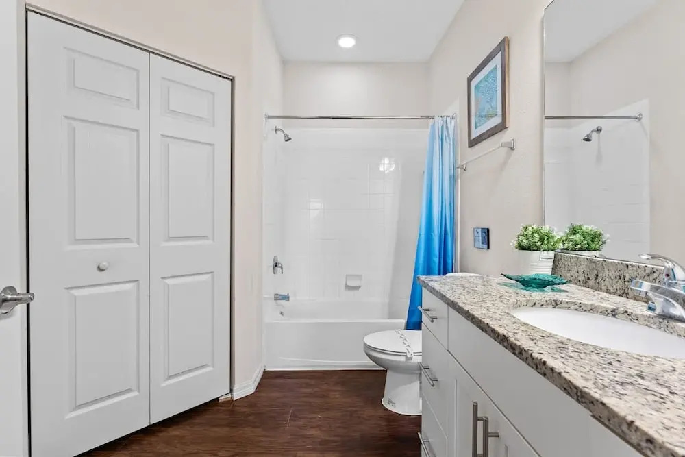 Modern Decor at West Lucaya 4 BR Wl8989
