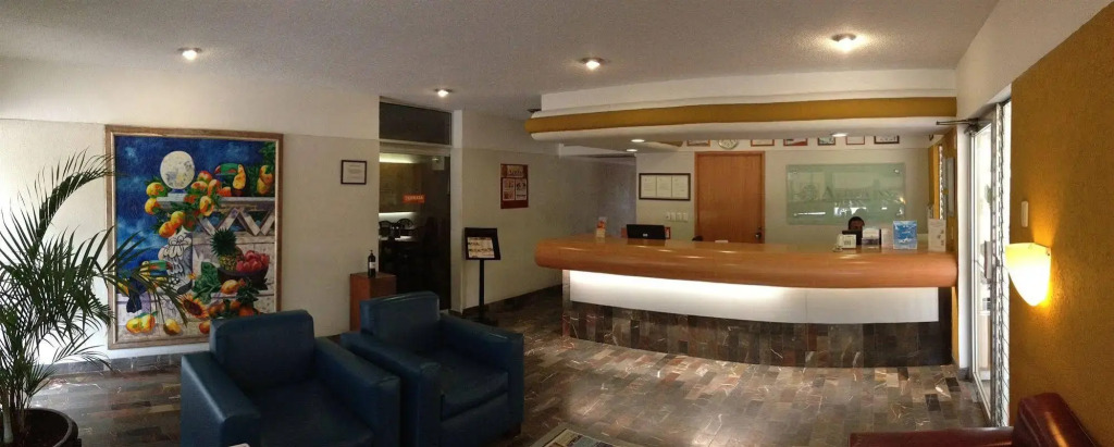 Hotel Azteca Inn