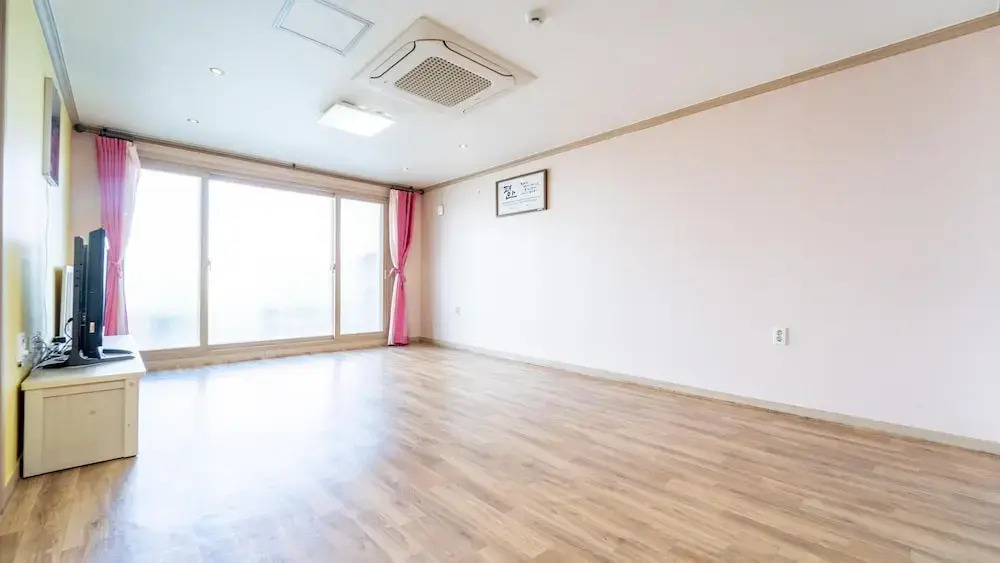 yeosu moranggee pension