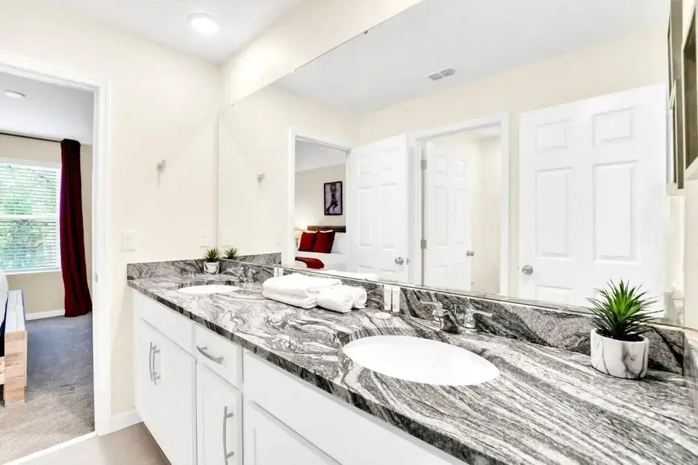 Vibrant 7BR Home With Pool Hot Tub and Games Room