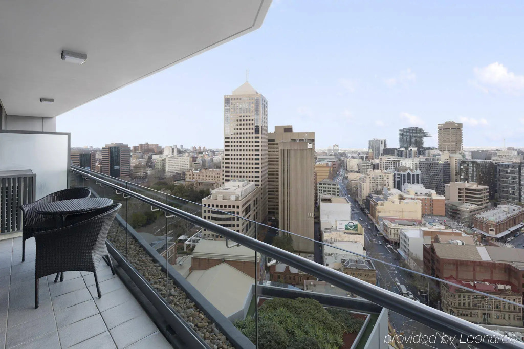 Meriton Suites Campbell Street, Sydney