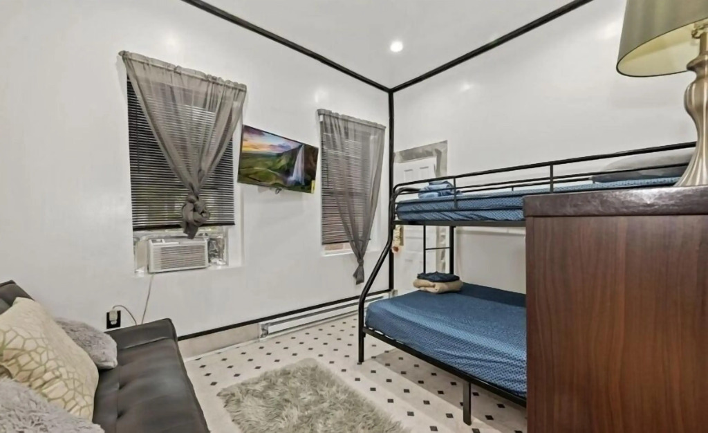 Stylish 4 bedroom home near Philadelphia