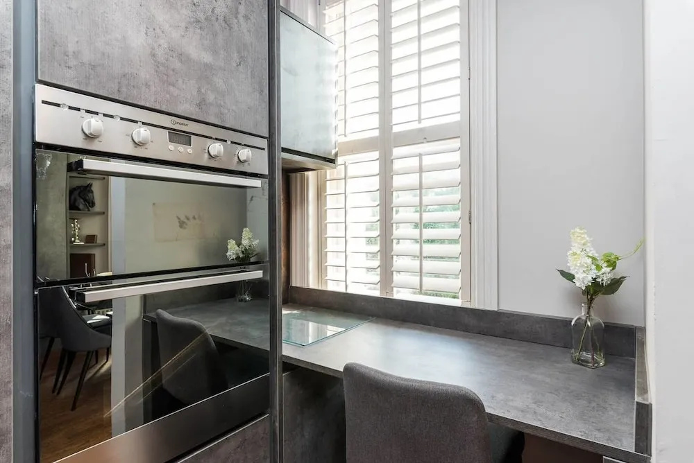 Beautiful 2 BED Apartment - Centre of Chelsea