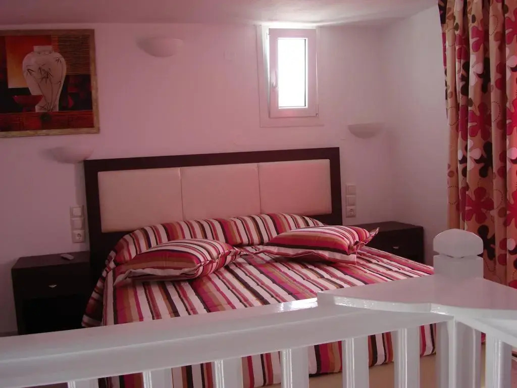 Elena Studios & Suites