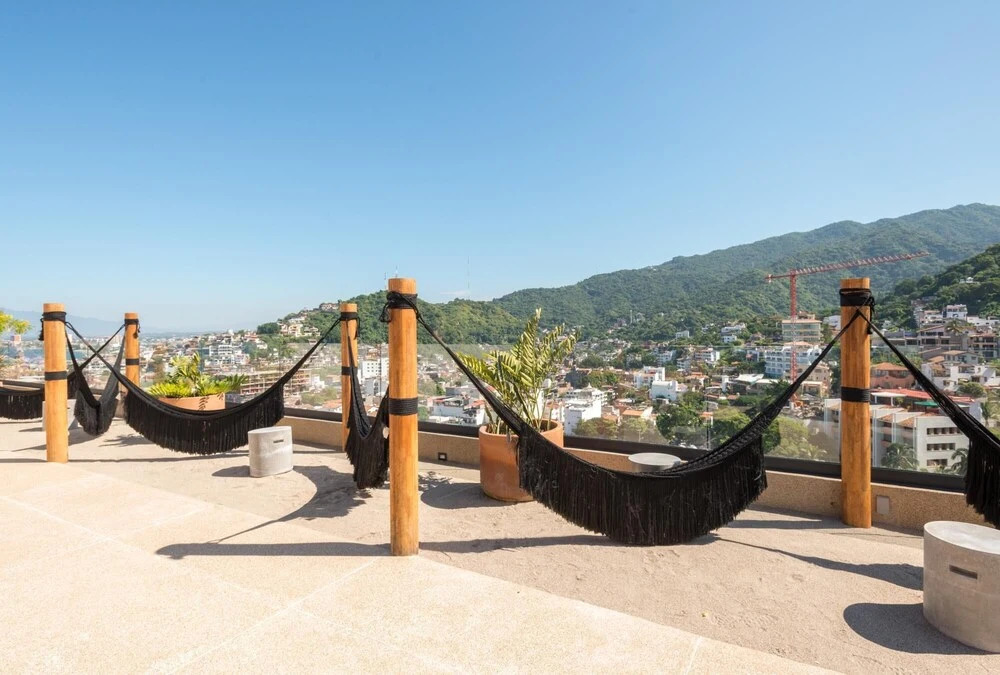 Sail View-709 Spacious Condo Romantic Zone Ocean Views
