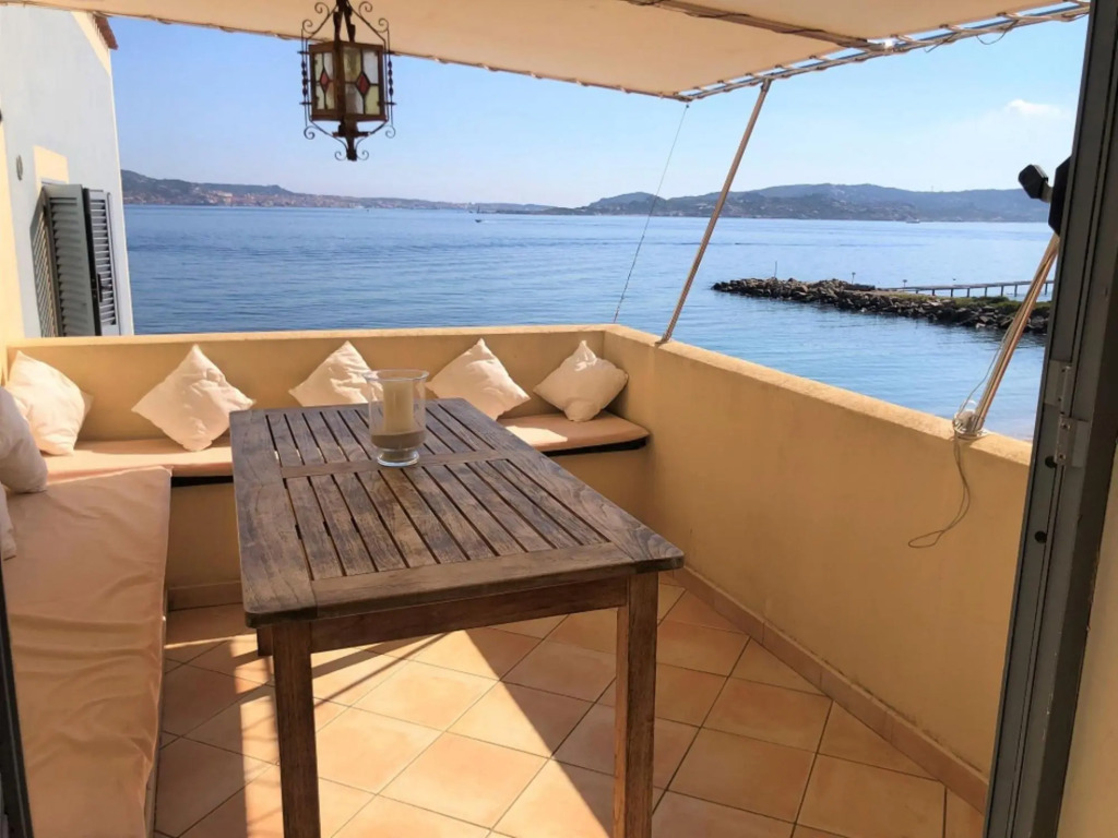 Apartment 11 Centro – TWO ROOM LOFT APARTMENT WITH SEASIDE VIEW.-11C PORTO FARO