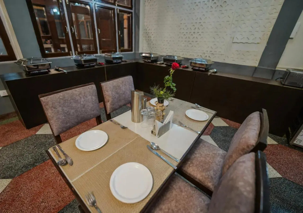 Hotel Silverton (180 lake view)