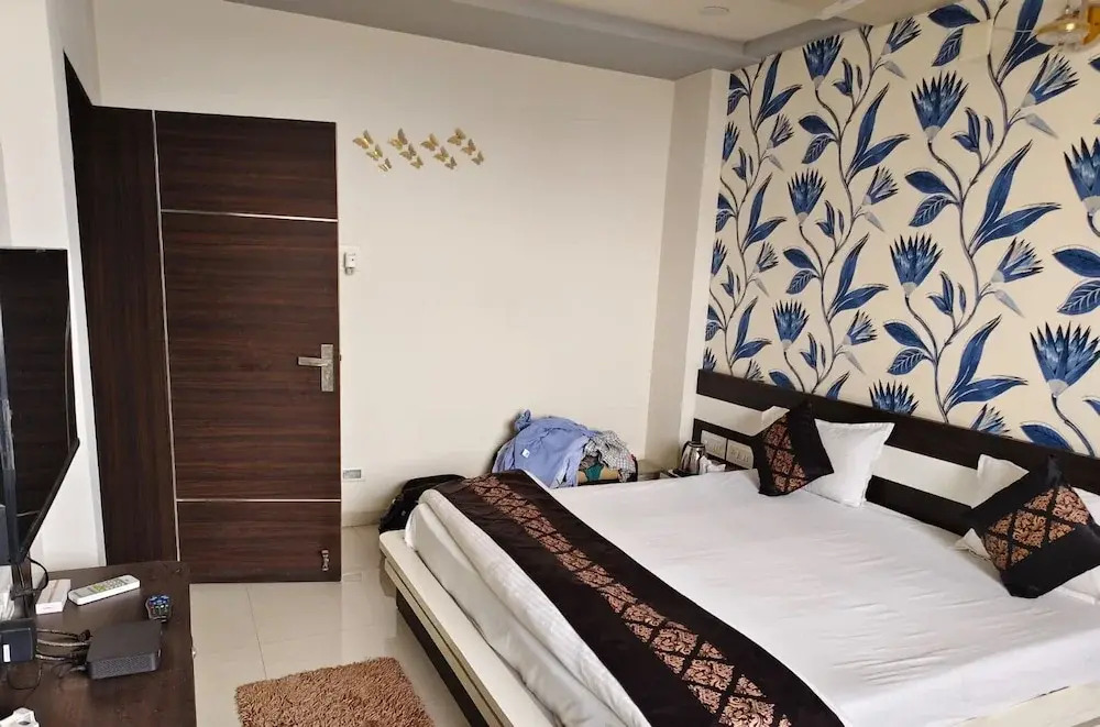 Hotel Tulsi Inn