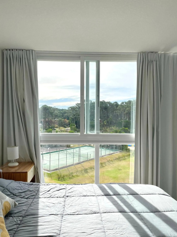 Apartamento en Torre One II (cerca de la playa, con piscina)