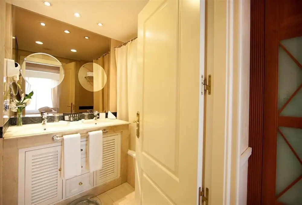 Apartamentos Guadalpin Boutique