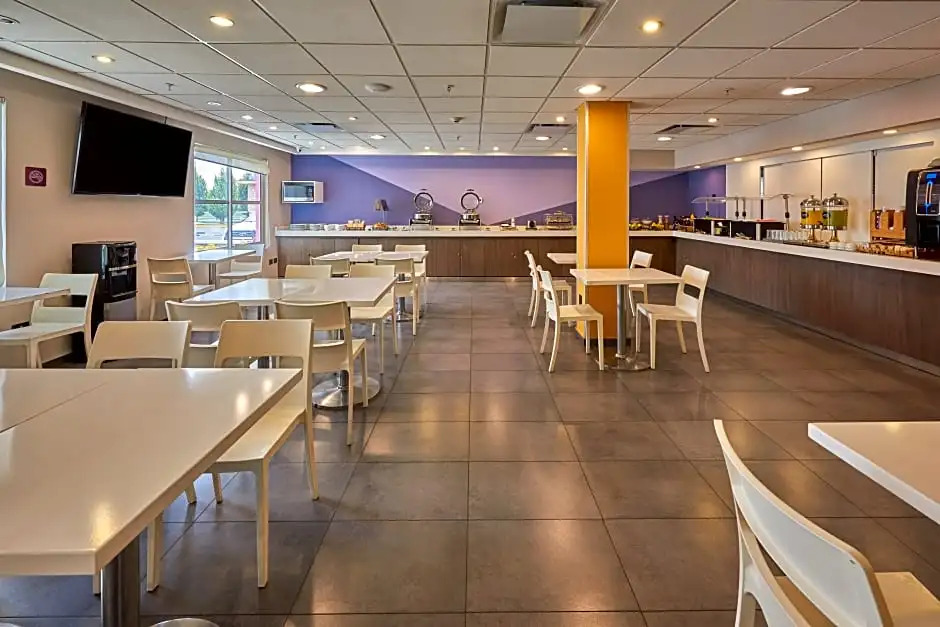 City Express Suites San Luis Potosí