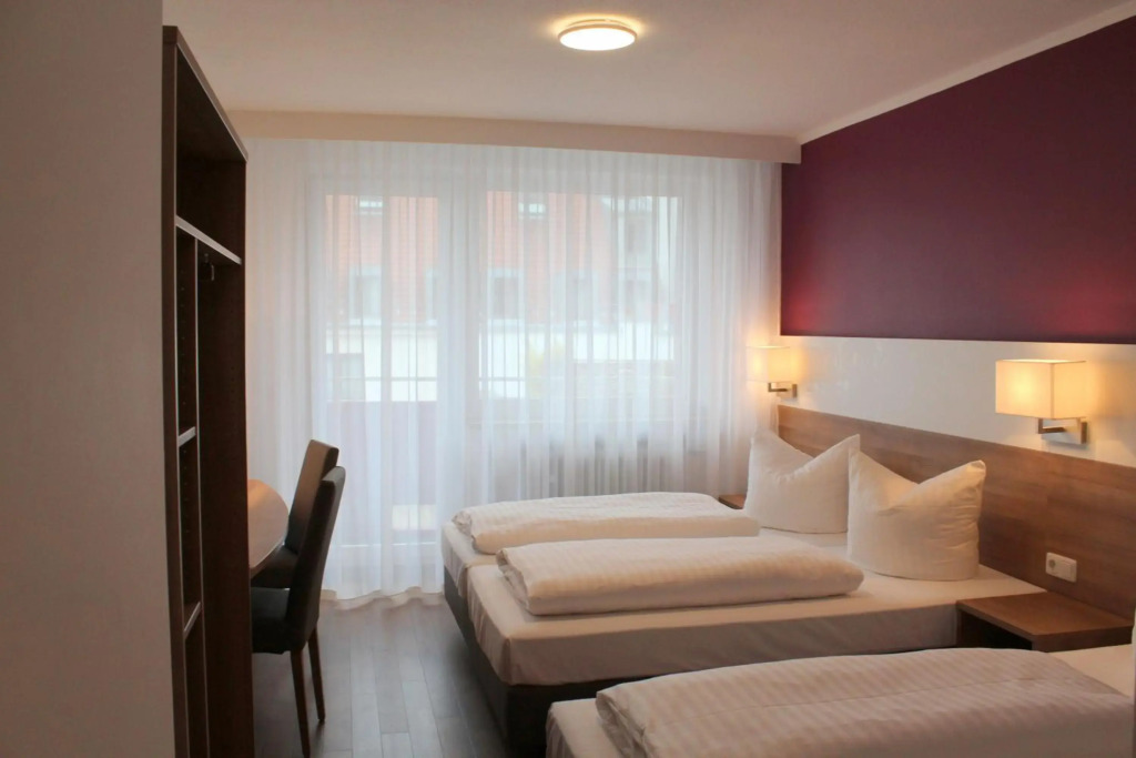 Hotel S16