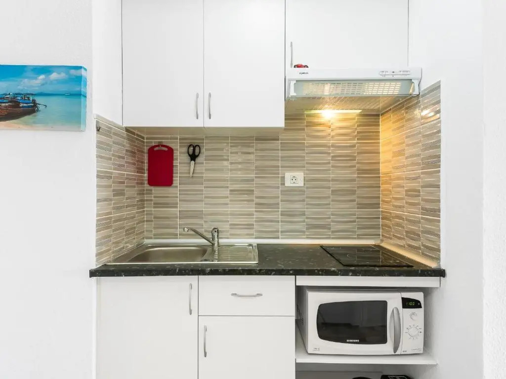 651 Bright establishment, heated pool and Wi Fi