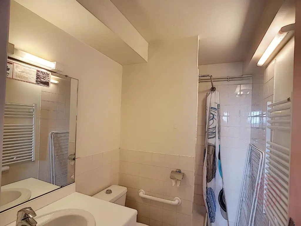 Appartement Lamalou-les-Bains, 1 pièce, 2 personnes - FR-1-451-67