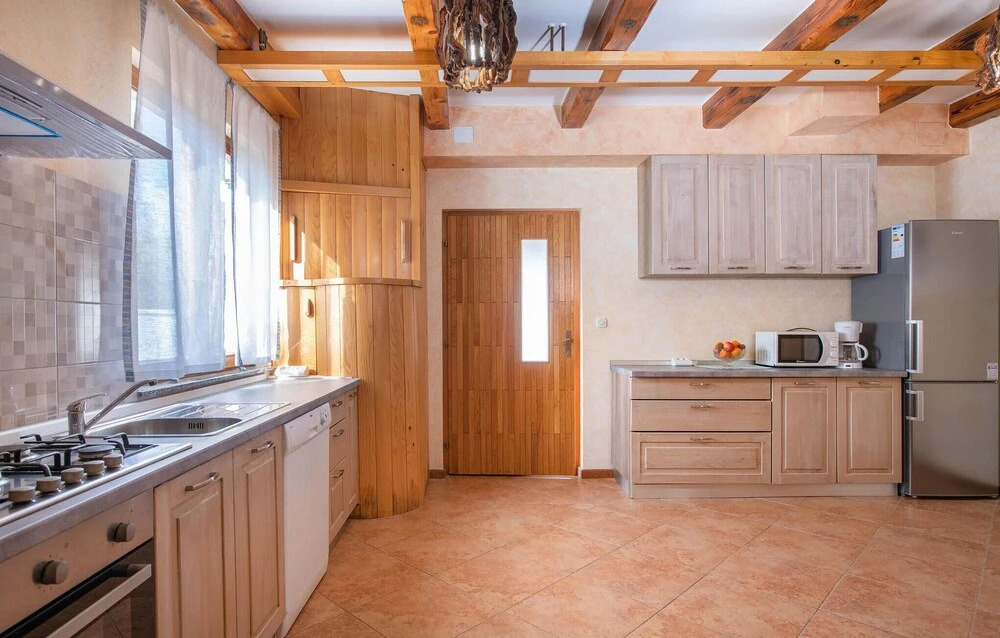 Stunning Home in Betiga With Wifi and 6 Bedrooms