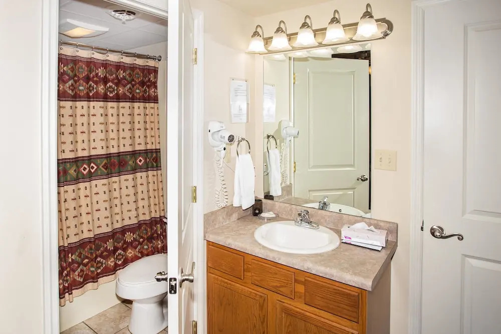 Cedar Lodge 202