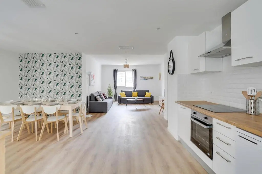Magnifique T5 (12pers) 129m²-Climatisé-Vieux-Port