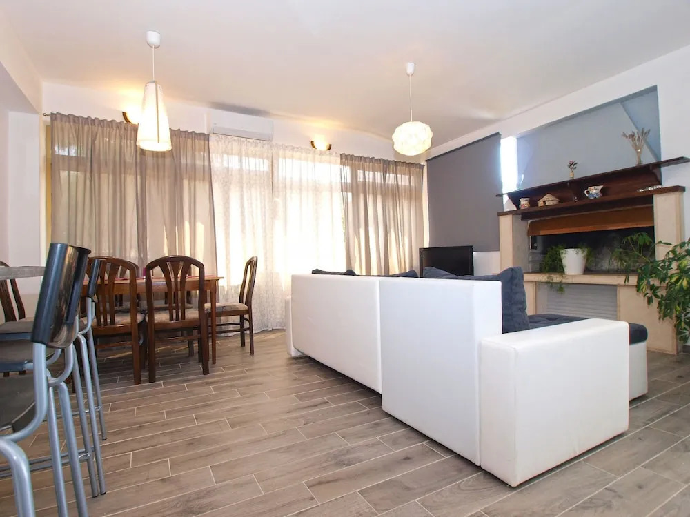 Apartment 1401