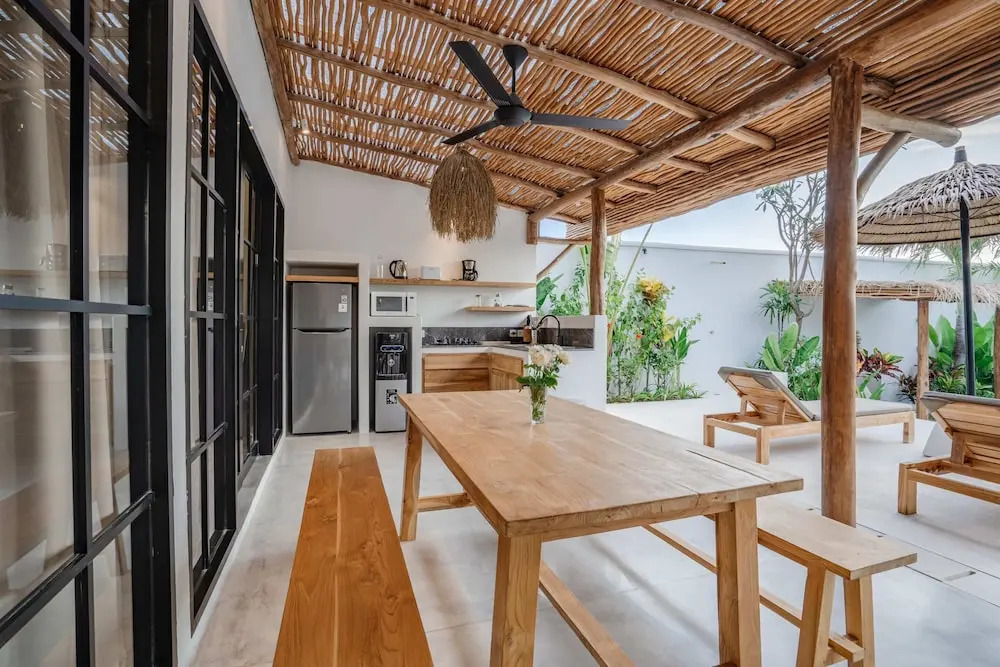 Villa Ruta II - Luxury 2BR Tropical Villa next to Luna Beach Club and Nyanyi beach