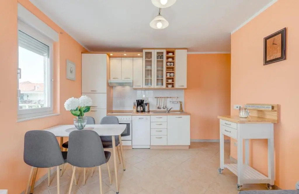 The best OLD TOWN view apartment, 5 min walk, parking (2+2)