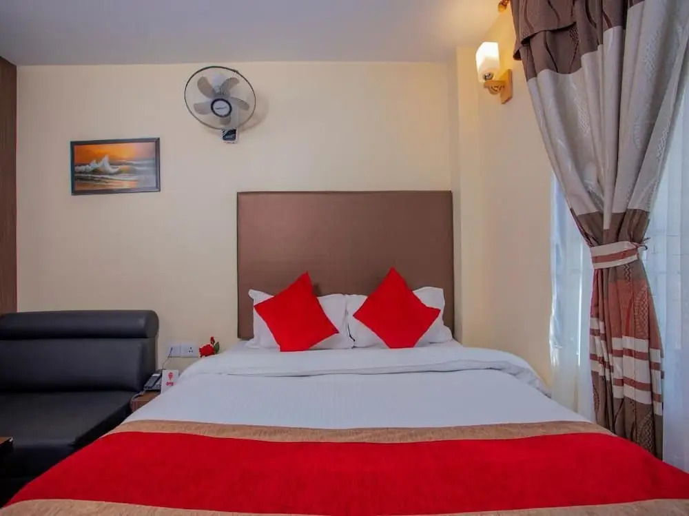 OYO 172 Hotel Deepshree