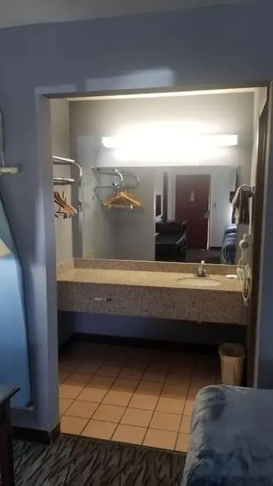 OSU 2 Queens WI-FI Hotel 226 Booking