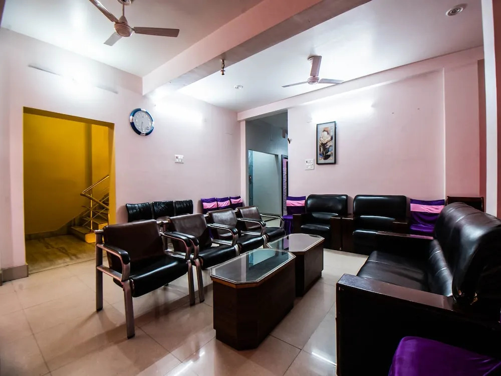 Hotel Double Tree Deluxe by OYO Rooms