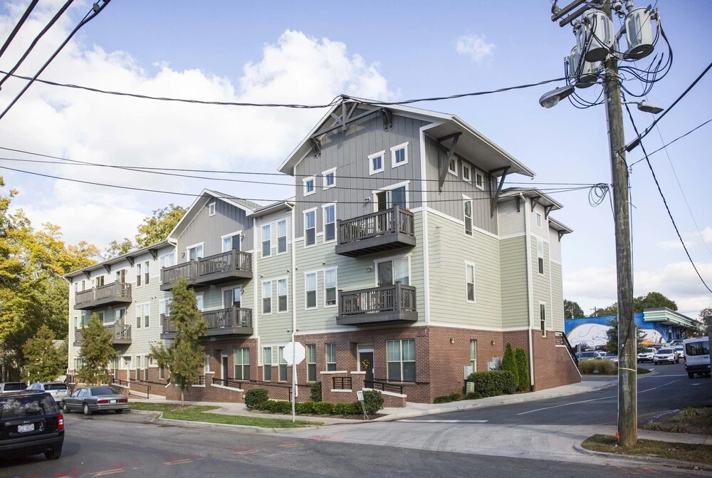 Lovely 1BR w Balcony in Historic Midwood