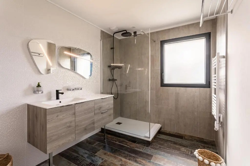 VILLA TY LAOUEN- Maison moderne 3 chambresjardin