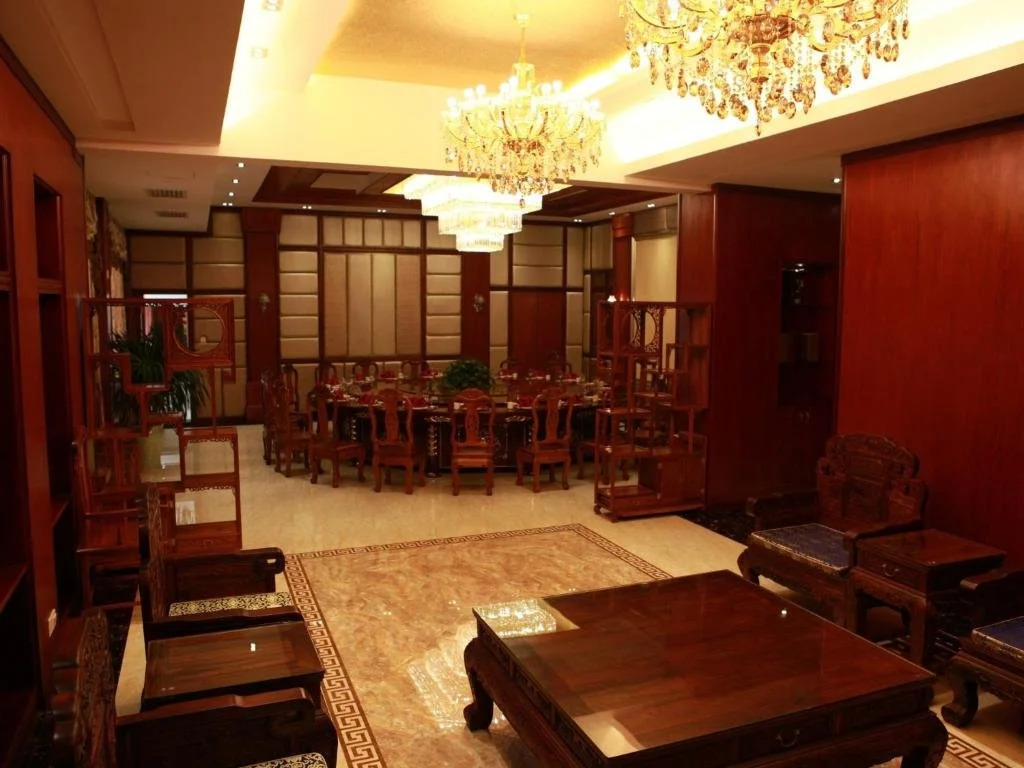 Dongxing Donghai Hotel