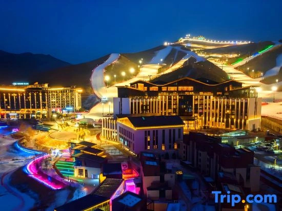 Super 8 Hotel (Zhangjiakou Celebration Plaza Hotel)