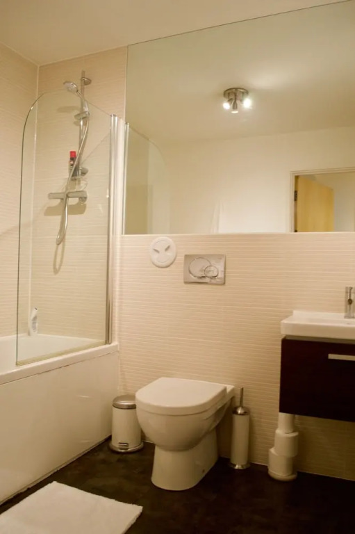 Modern 1 Bedroom Flat