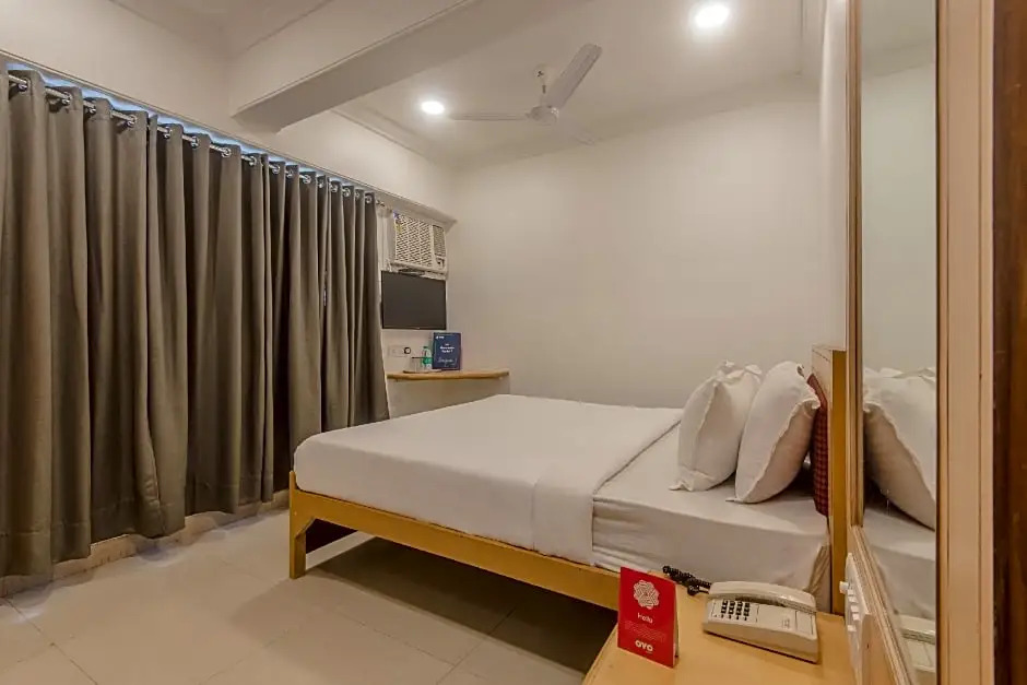 OYO Flagship 572 Santacruz West