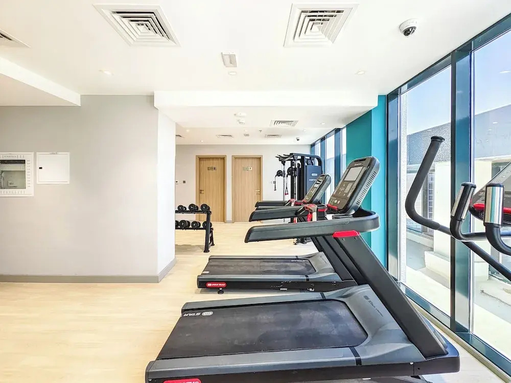 Zen Condo With Burj Khalifa View In Vibrant City