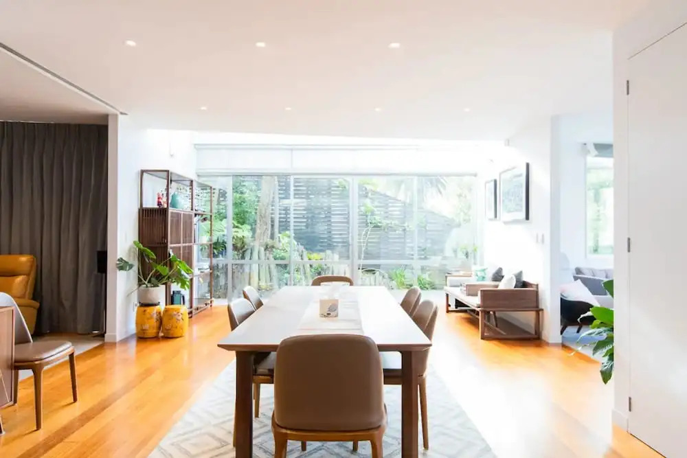 Luxury 4 Bedroom Home With Private Cinema