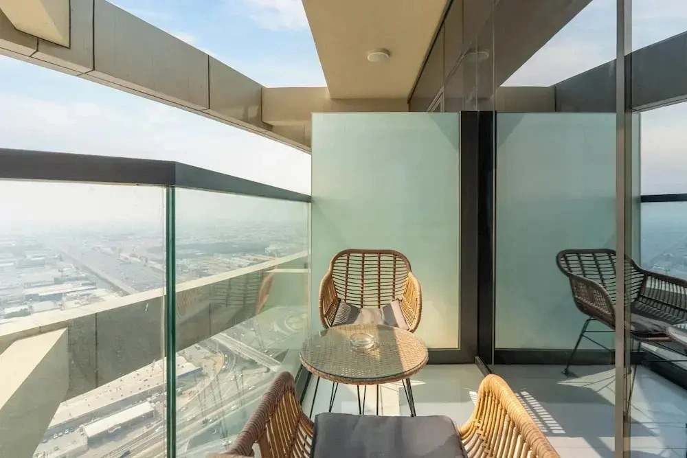 Lux BnB Aykon Tower Skyline Views