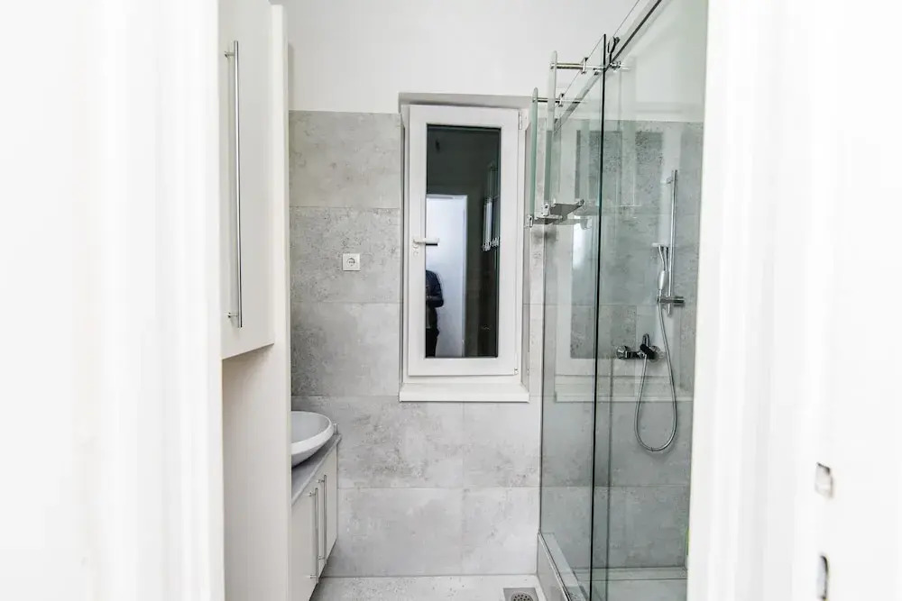 2bdr Apartment with the Balcony View-Best Location