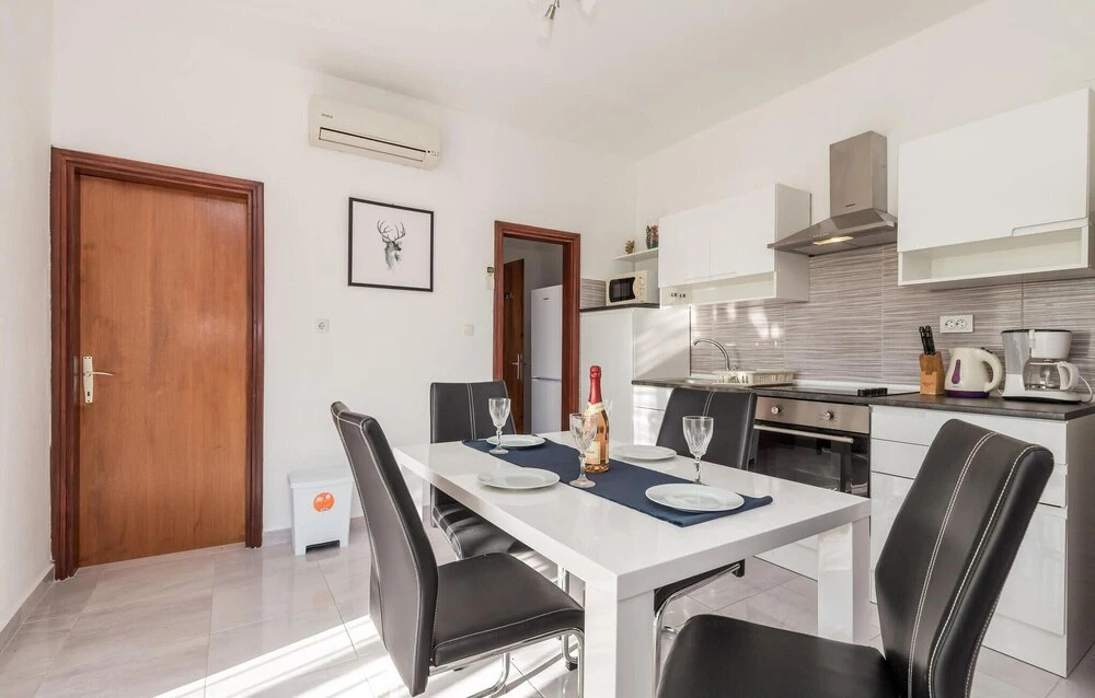 Stunning Home in Kampor With Wifi and 2 Bedrooms