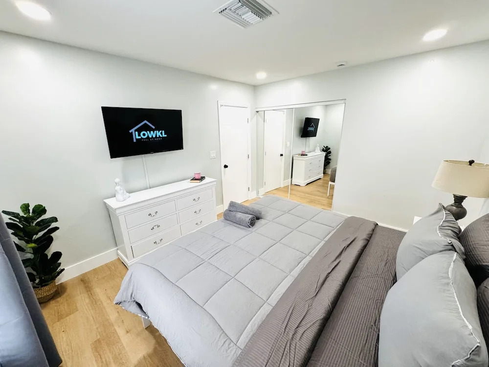 Progresso Apartments & Homes by Lowkl