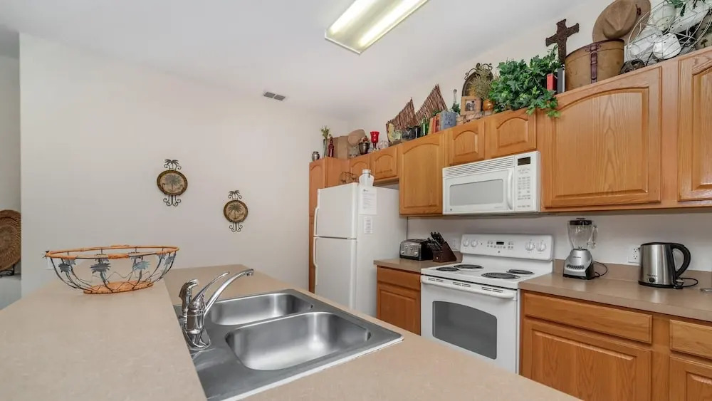 7768 Basnett Circle