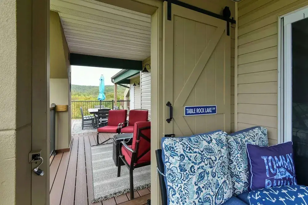 Gathering Place at the Nest - Open-air Dining