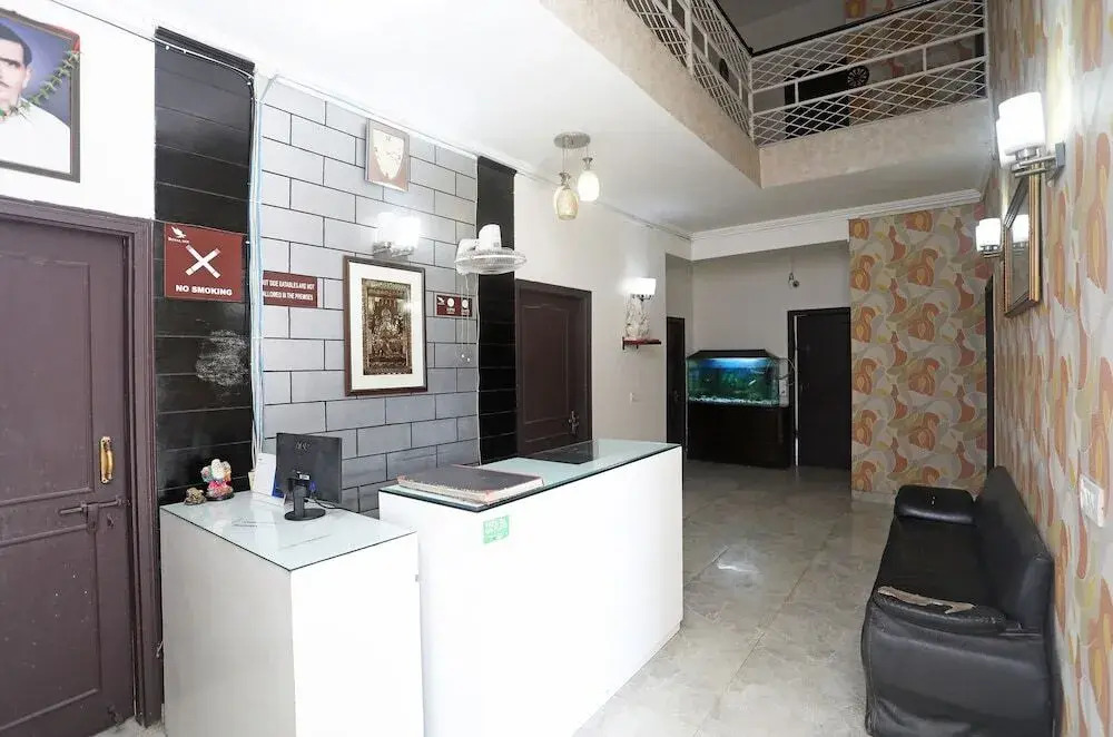 OYO Rooms Opp Global Foyer