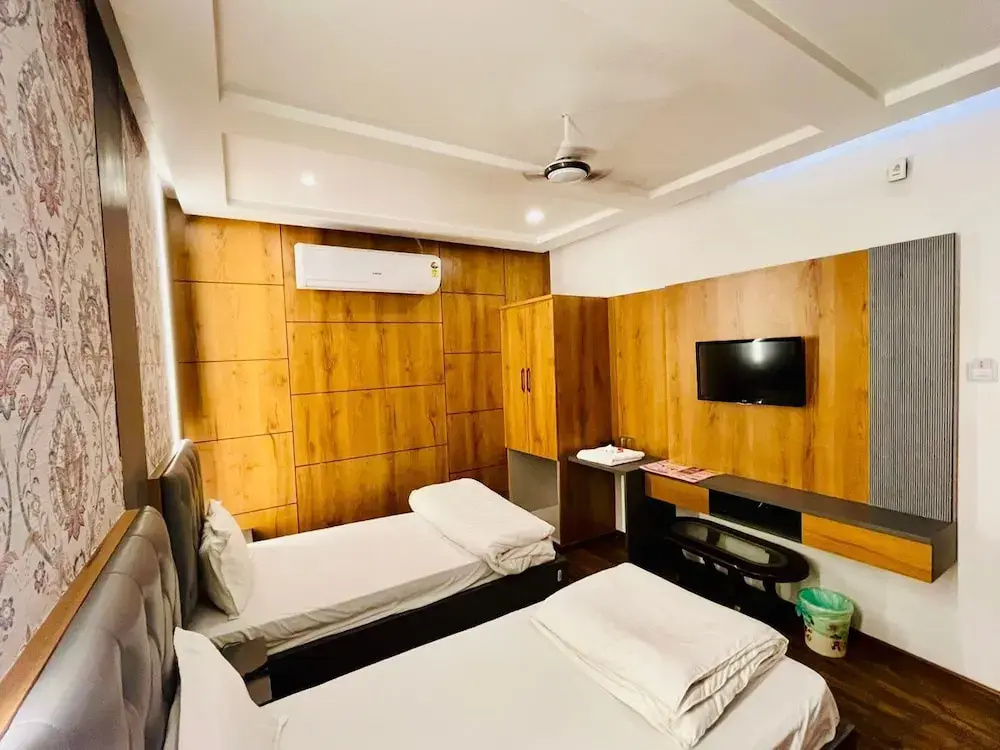 Hotel Satyam Inn