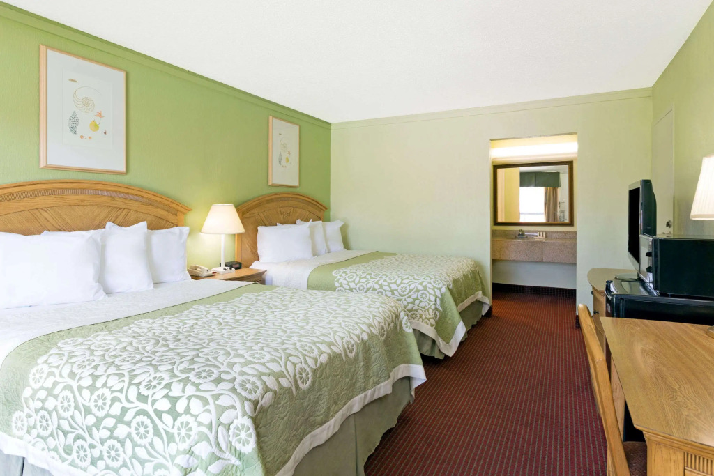 Days Inn by Wyndham Washington