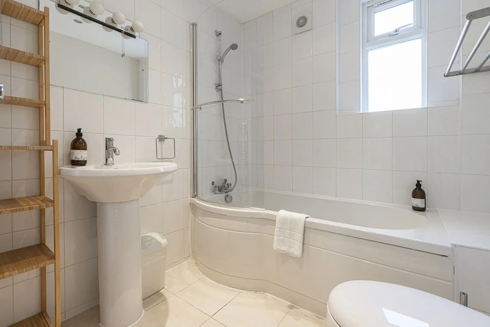 JOIVY Charming 1 Bed Flat, Sleeps 4