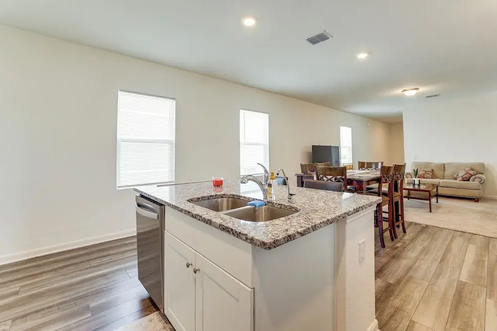 Pool Access: Family Home w/ Yard Near Lackland AFB