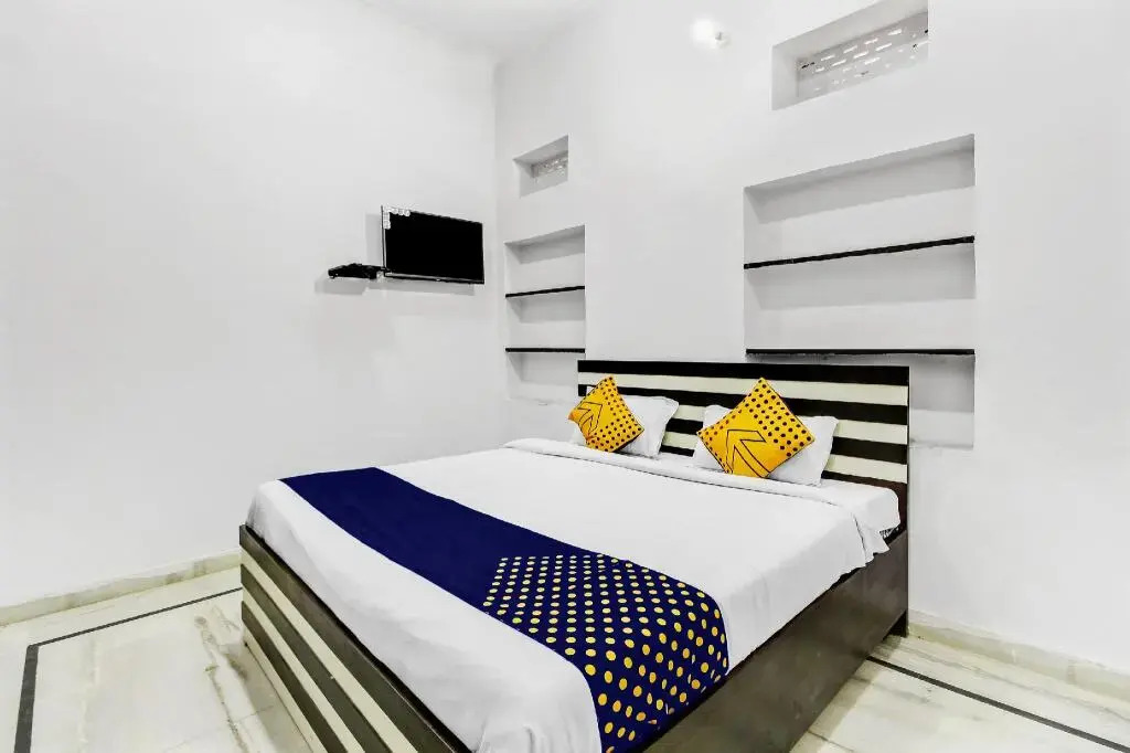 Shri Ganesh Guest House by OYO Rooms
